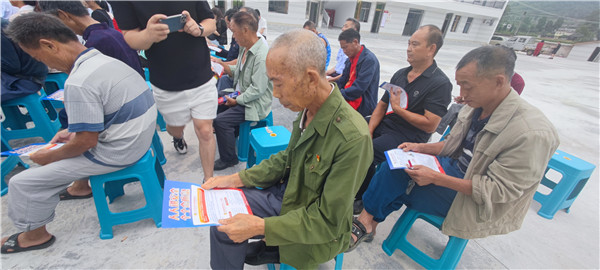 2023-6-21  貴州陽光產(chǎn)權(quán)交易所開展我們的節(jié)日·端午節(jié)主題實(shí)踐活動(dòng)暨鄉(xiāng)村振興調(diào)研活動(dòng)12.jpg