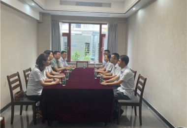 下沉基層深化業(yè)務  緊抓廉潔安全教育——貴州陽光產(chǎn)權交易所領導到銅仁分所開展調(diào)研工作