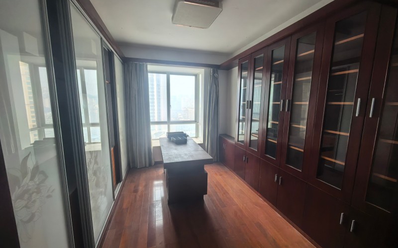 貴州省機(jī)關(guān)事務(wù)管理局國有資產(chǎn)管理服務(wù)中心貴陽市經(jīng)開區(qū)黃河路9號(hào)長(zhǎng)城嘉苑小區(qū)經(jīng)濟(jì)適用住房4棟1單元16層1號(hào)房屋招租