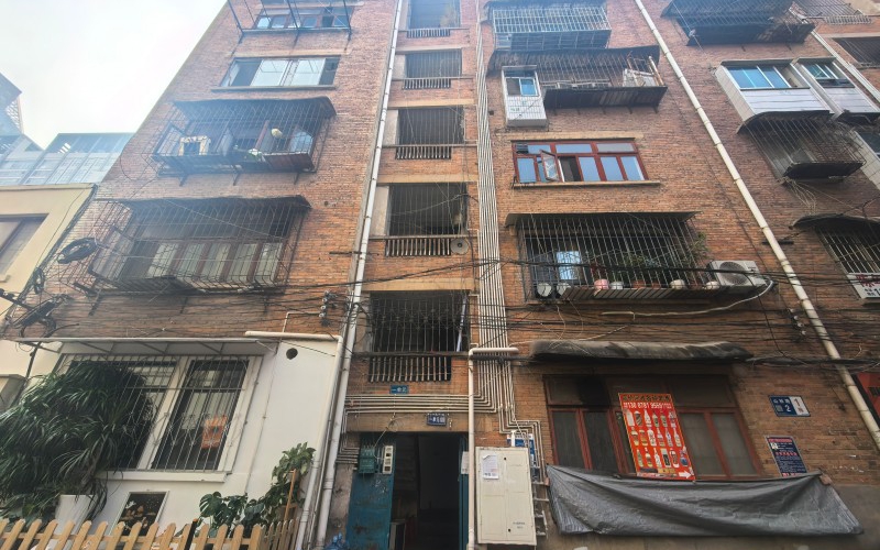 貴州省機(jī)關(guān)事務(wù)管理局國有資產(chǎn)管理服務(wù)中心貴陽市云巖區(qū)山林路28號(hào)1單元3層6號(hào)房屋招租